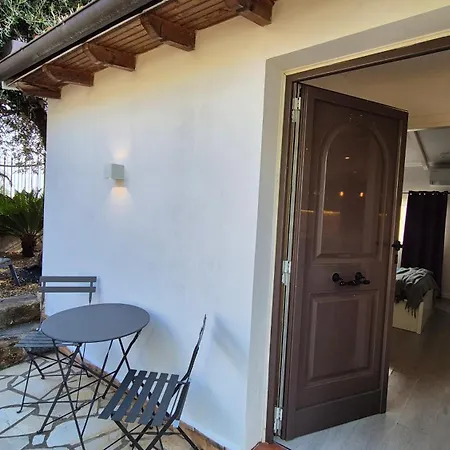 度假居 Piccola Casa Con Giardino 圣雷默