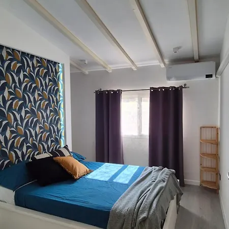 Piccola Casa Con Giardino 度假居 *