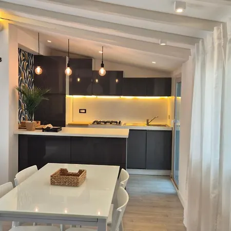 Piccola Casa Con Giardino 산레모