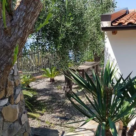 Holiday home Piccola Casa Con Giardino Sanremo